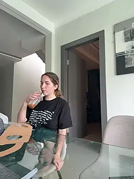 Snapshot of Nura_n_Sarah chatting on February 2025 05:14:01 AM Nura n Sarah online show from February 2025 05:14:01 AM