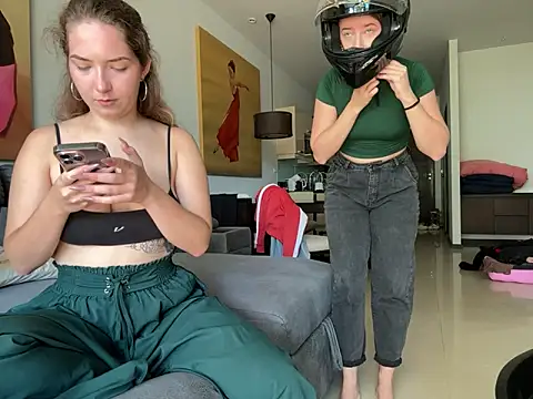 Snapshot of Nura_n_Sarah chatting on March 2025 06:57:01 AM Nura n Sarah online show from March 2025 06:57:01 AM