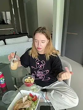 Snapshot of Nura_n_Sarah chatting on March 2025 05:51:01 AM Nura n Sarah online show from March 2025 05:51:01 AM