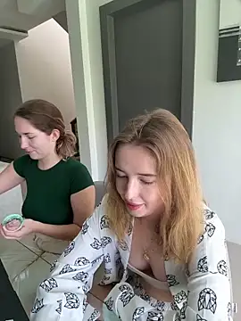 Snapshot of Nura_n_Sarah chatting on March 2025 05:13:02 AM Nura n Sarah online show from March 2025 05:13:02 AM