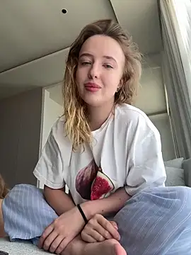 Snapshot of Nura_n_Sarah chatting on September 2025 03:17:02 AM Nura n Sarah online show from September 2025 03:17:02 AM