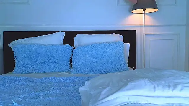 NicoleMarani online show from February 2025 02:44:02 AM