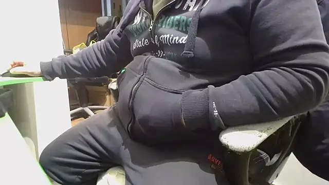 tipko123 online show from April 2026 01:39:01 PM