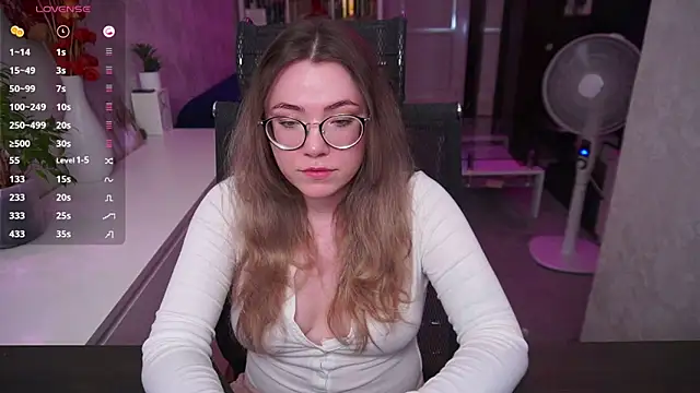 RemyCute online show from June 2026 11:53:02 AM