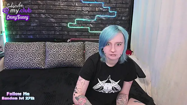 Snapshot of EmmyBunny chatting on January 2025 05:48:01 PM EmmyBunny online show from January 2025 05:48:01 PM