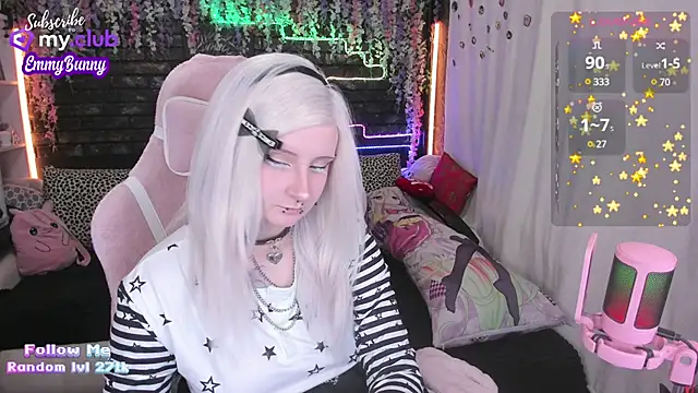 Snapshot of EmmyBunny chatting on January 2025 03:43:01 PM EmmyBunny online show from January 2025 03:43:01 PM