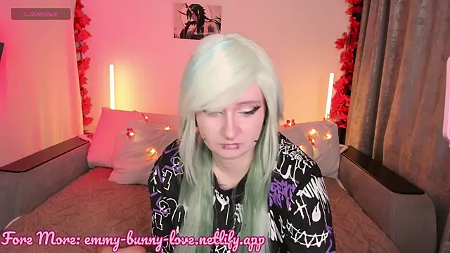 Snapshot of EmmyBunny chatting on September 2025 03:34:01 PM EmmyBunny online show from September 2025 03:34:01 PM