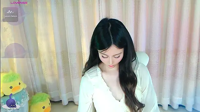 Aimee-520 online show from May 2026 12:18:01 AM