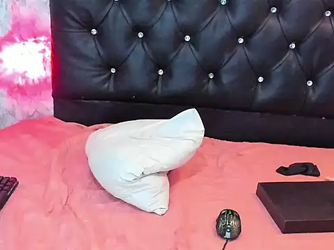 Snapshot of TATIANA_LOPEZ19 chatting on January 2025 08:08:02 AM TATIANA LOPEZ19 online show from January 2025 08:08:02 AM