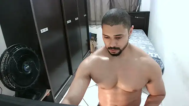 Snapshot of Brian_Aries chatting on March 2025 04:02:02 AM Brian Aries online show from March 2025 04:02:02 AM