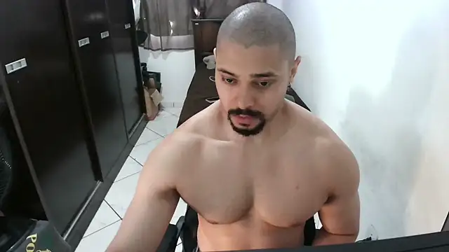 Snapshot of Brian_Aries chatting on October 2025 05:13:02 PM Brian Aries online show from October 2025 05:13:02 PM