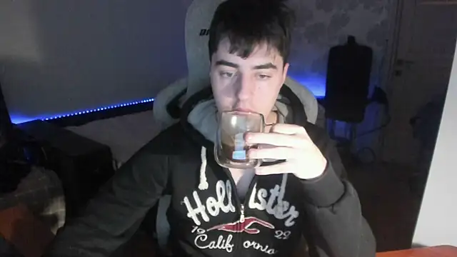 Knuckles17 online show from January 2026 06:50:02 AM