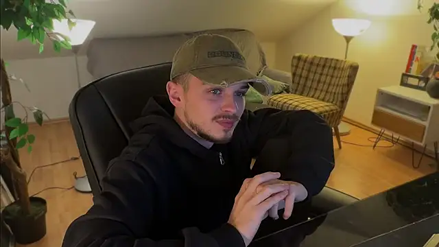 naked psy online show from November 2025 12:31:01 AM