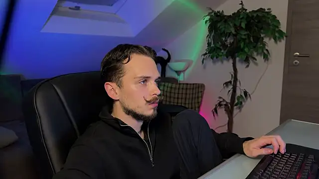 naked psy online show from April 2026 10:41:02 PM