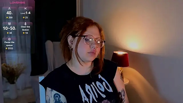 bitchofsun  online show from April 2026 07:28:02 PM