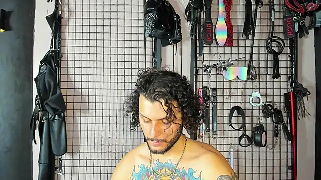 Snapshot of Twisted_Fantasy chatting on February 2025 03:19:01 PM Twisted Fantasy online show from February 2025 03:19:01 PM