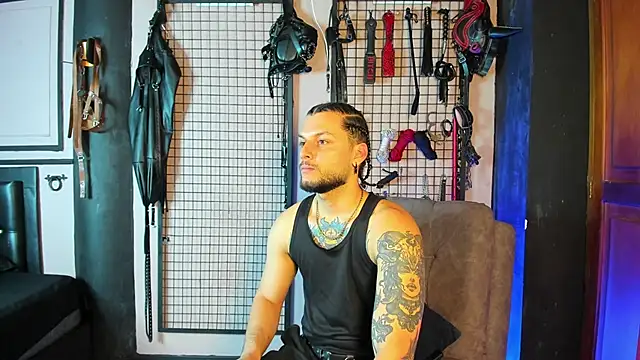 Snapshot of Twisted_Fantasy chatting on March 2025 12:16:01 PM Twisted Fantasy online show from March 2025 12:16:01 PM