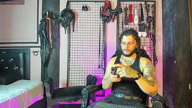 Snapshot of Twisted_Fantasy chatting on September 2025 03:28:02 AM Twisted Fantasy online show from September 2025 03:28:02 AM