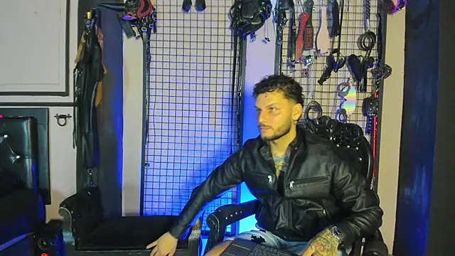 Snapshot of Twisted_Fantasy chatting on November 2025 04:34:02 AM Twisted Fantasy online show from November 2025 04:34:02 AM