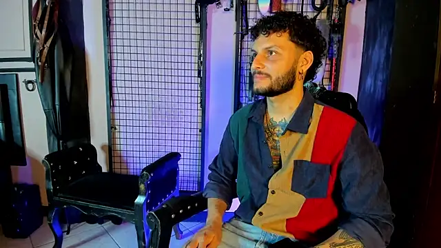 Snapshot of Twisted_Fantasy chatting on February 2026 04:11:01 AM Twisted Fantasy online show from February 2026 04:11:01 AM