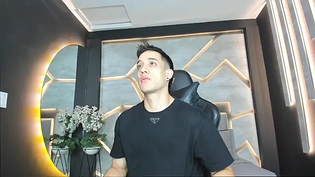 alexgiraldo  online show from January 2025 11:22:01 AM