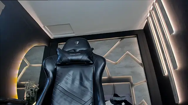 alexgiraldo  online show from February 2025 08:36:01 PM