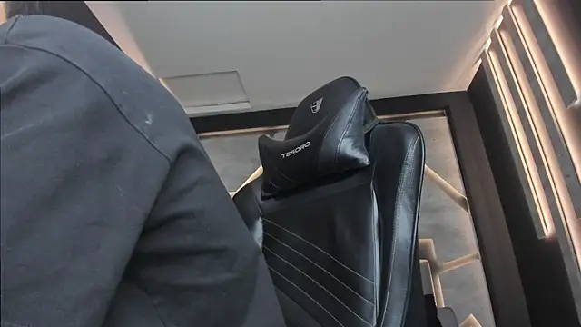 alexgiraldo  online show from February 2025 02:21:01 PM