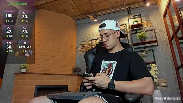 alexgiraldo  online show from February 2025 11:04:02 PM