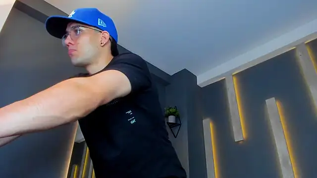 alexgiraldo  online show from March 2025 11:22:02 AM