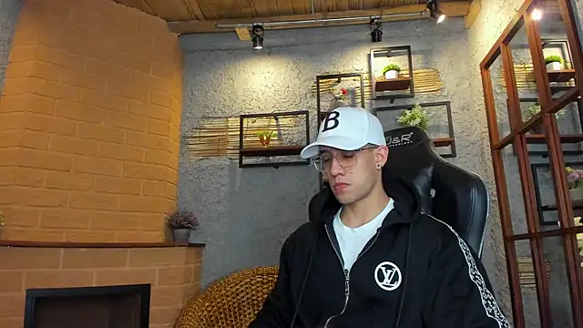 alexgiraldo  online show from March 2025 11:16:01 AM