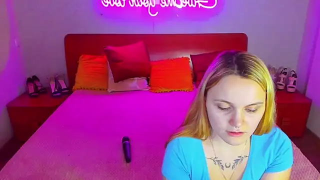 Snapshot of MagicEyess chatting on January 2025 10:18:02 AM MagicEyess online show from January 2025 10:18:02 AM