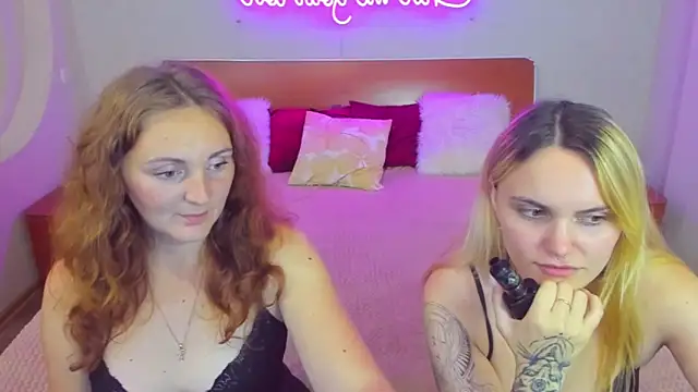 Snapshot of MagicEyess chatting on October 2025 05:11:02 PM MagicEyess online show from October 2025 05:11:02 PM