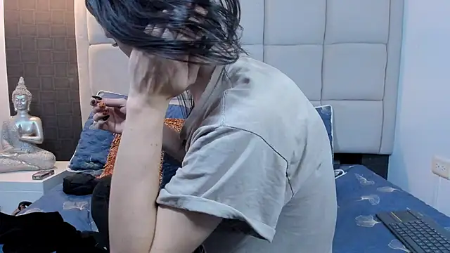 Snapshot of Hecatee_77 chatting on December 2024 07:42:02 PM Hecatee 77 online show from December 2024 07:42:02 PM