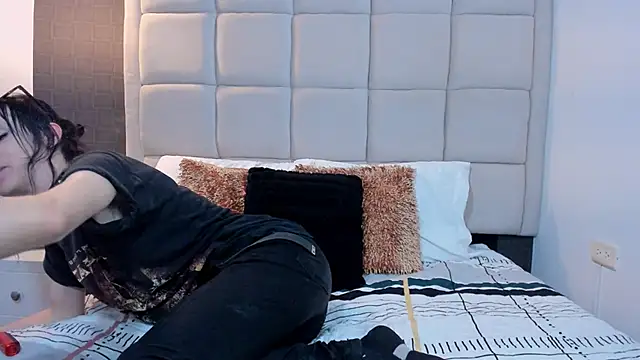 Snapshot of Hecatee_77 chatting on January 2025 07:28:02 PM Hecatee 77 online show from January 2025 07:28:02 PM