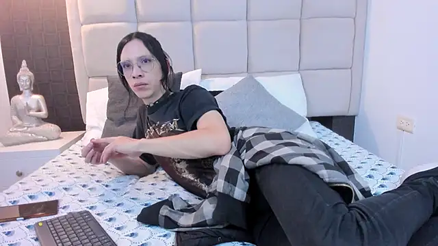 Snapshot of Hecatee_77 chatting on March 2025 07:36:01 PM Hecatee 77 online show from March 2025 07:36:01 PM