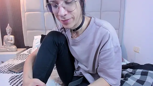 Snapshot of Hecatee_77 chatting on March 2025 07:38:01 PM Hecatee 77 online show from March 2025 07:38:01 PM