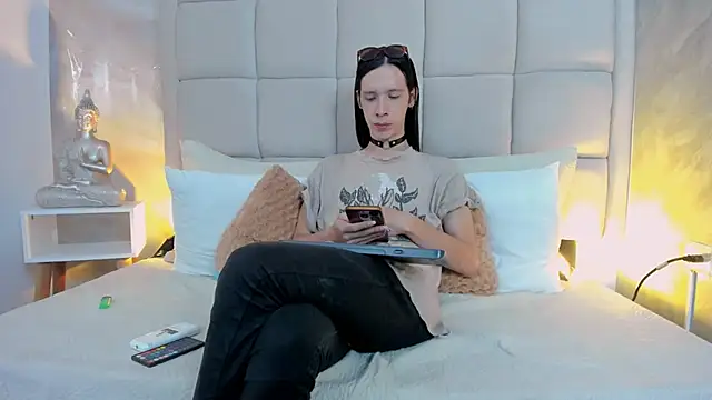 Snapshot of Hecatee_77 chatting on September 2025 07:47:01 PM Hecatee 77 online show from September 2025 07:47:01 PM