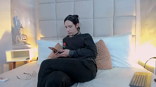 Snapshot of Hecatee_77 chatting on September 2025 07:49:01 PM Hecatee 77 online show from September 2025 07:49:01 PM