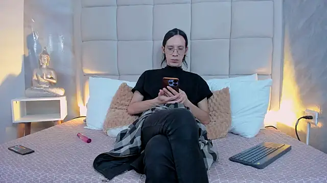 Snapshot of Hecatee_77 chatting on September 2025 07:47:01 PM Hecatee 77 online show from September 2025 07:47:01 PM