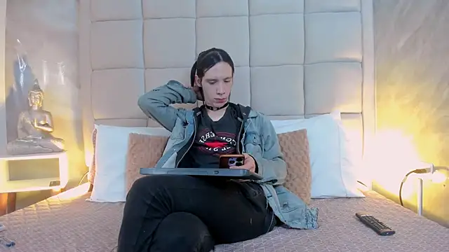 Snapshot of Hecatee_77 chatting on September 2025 07:52:01 PM Hecatee 77 online show from September 2025 07:52:01 PM