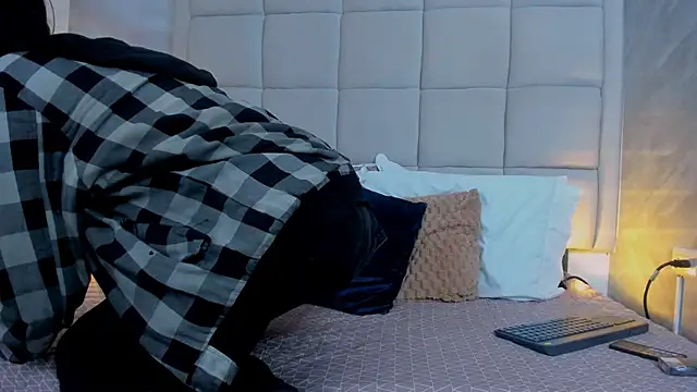 Snapshot of Hecatee_77 chatting on October 2025 08:26:01 PM Hecatee 77 online show from October 2025 08:26:01 PM