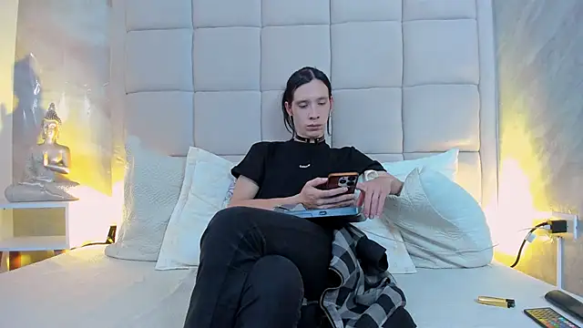 Snapshot of Hecatee_77 chatting on October 2025 07:35:02 PM Hecatee 77 online show from October 2025 07:35:02 PM