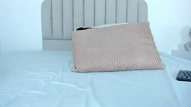 Snapshot of sarita_duque chatting on October 2025 12:09:02 PM sarita duque online show from October 2025 12:09:02 PM