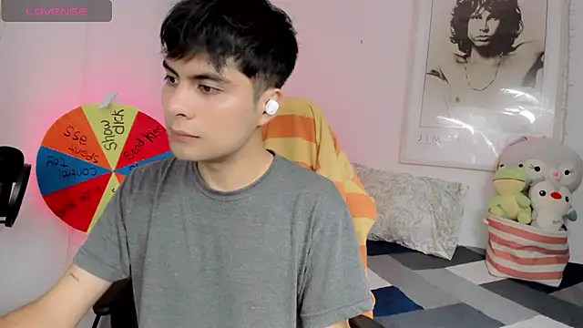 lucas cute online show from January 2025 12:33:01 AM