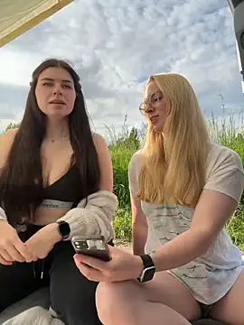 EllyNora online show from May 2026 04:14:02 PM