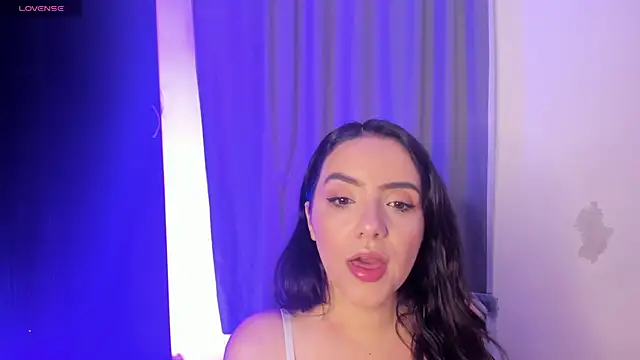 Snapshot of rouse_lili chatting on April 2026 10:41:01 AM rouse lili online show from April 2026 10:41:01 AM