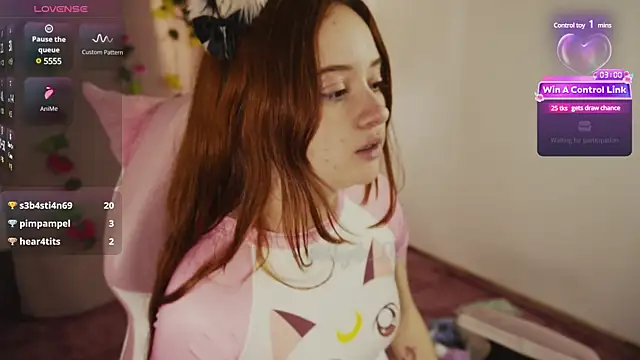 Snapshot of molly_russell chatting on December 2024 05:55:02 PM molly russell online show from December 2024 05:55:02 PM