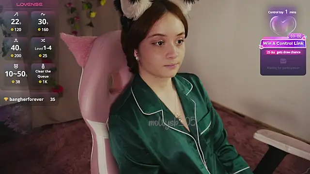 Snapshot of molly_russell chatting on February 2025 10:00:02 PM molly russell online show from February 2025 10:00:02 PM