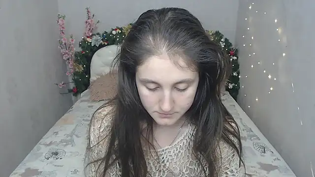 Holliy Cooper online show from January 2025 08:42:01 PM