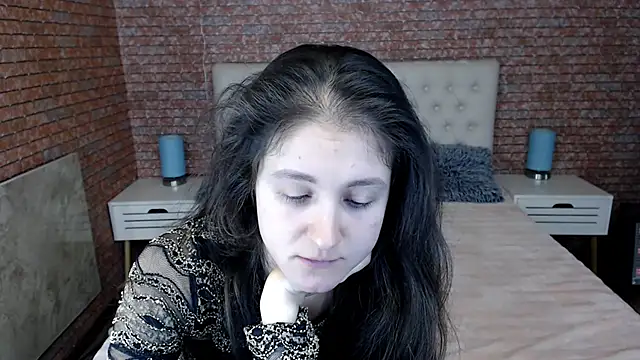 Holliy Cooper online show from January 2025 10:23:02 AM